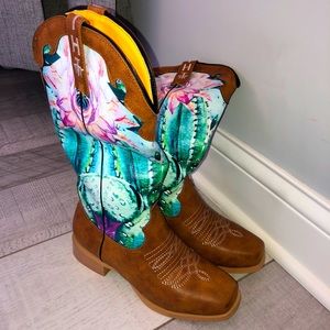 Cactus cowboy boots